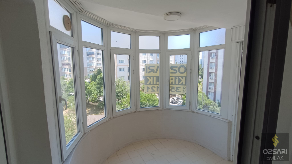 BORNOVA EVKA 4 3+1 DOĞALGAZLI KİRALIK DAİRE