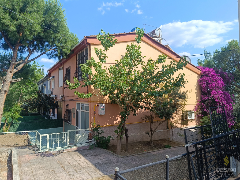 BORNOVA ATATÜRK MAHALLESİNDE MÜSTAKİL 3+1DUBLEKS BAHÇELİ SATILIK