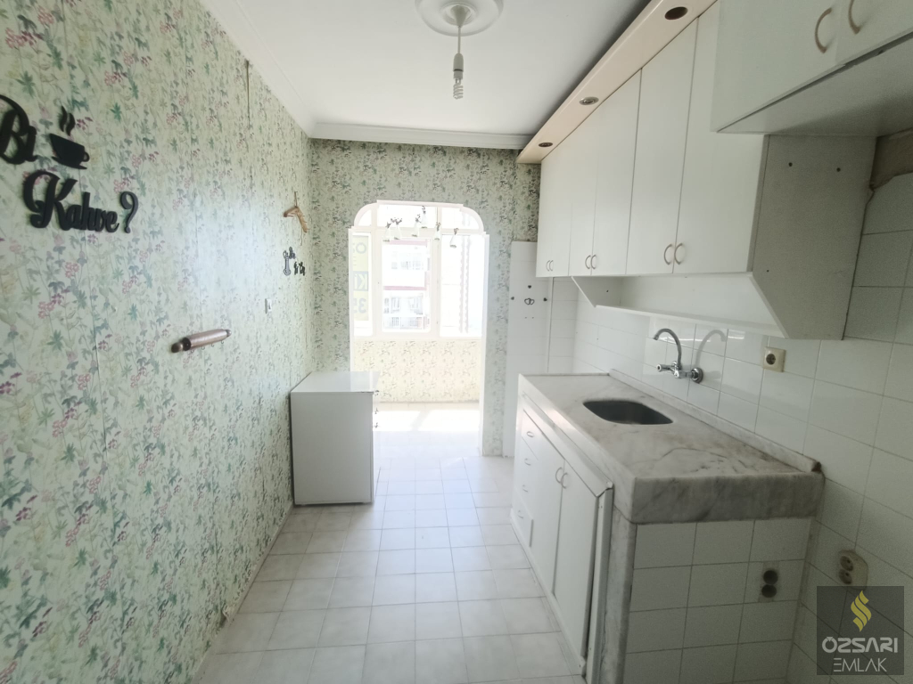 BORNOVA EVKA 4 2+1 DENİZ MANZARALI KİRALIK DAİRE