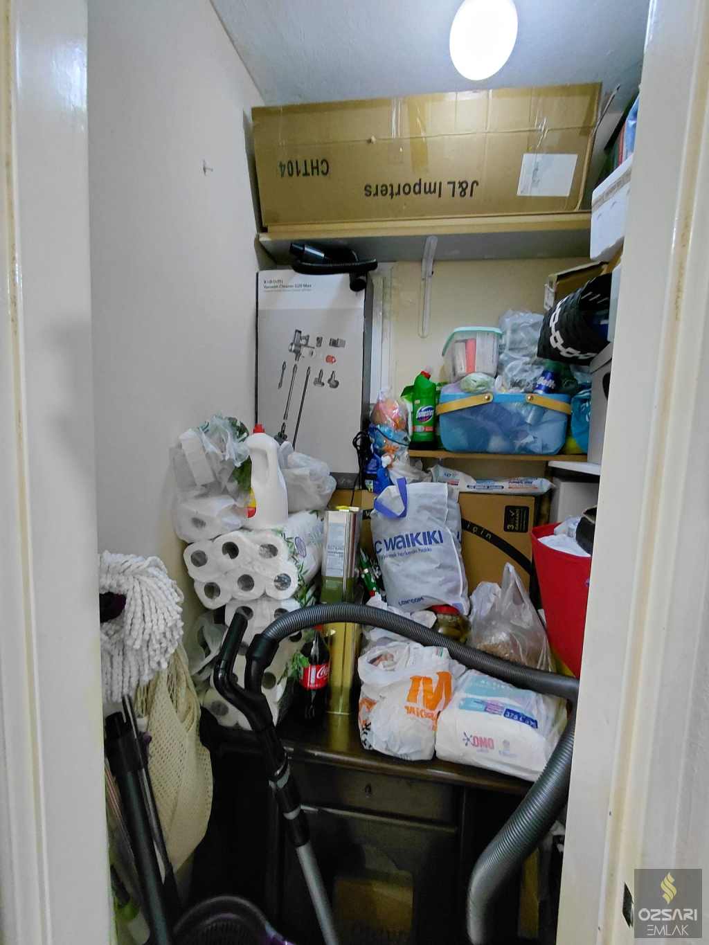 BORNOVA EVKA4 2+1 KAPALI MUTFAK DOĞALGAZLI GÜNEYCEPHE SATILIK DAİRE