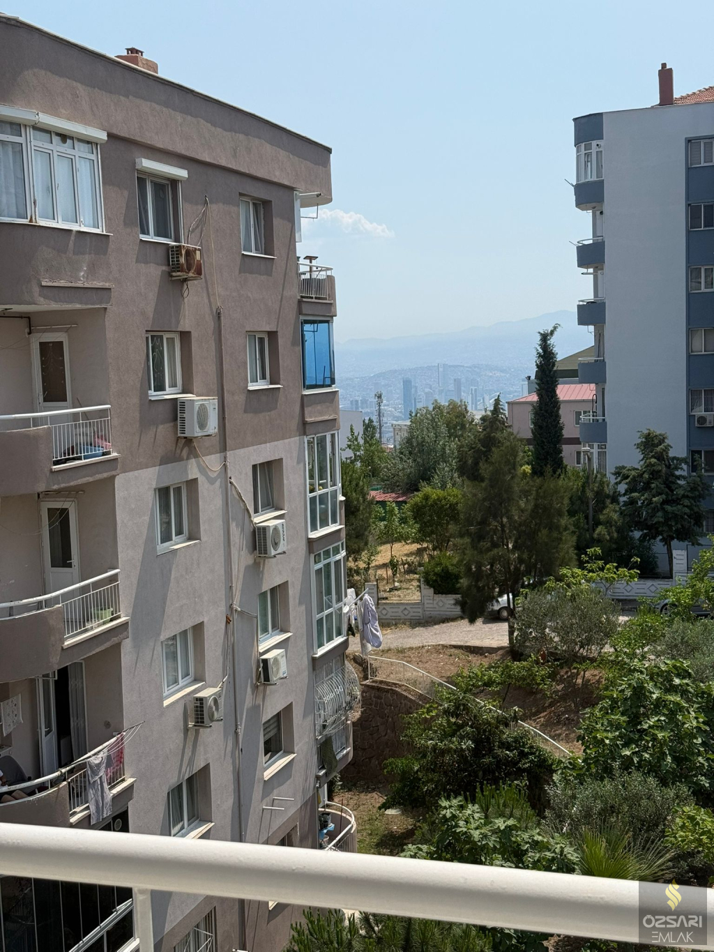 BORNOVA EVKA 4 FULL EŞYALI DOĞALGAZLI KİRALIK DAİRE