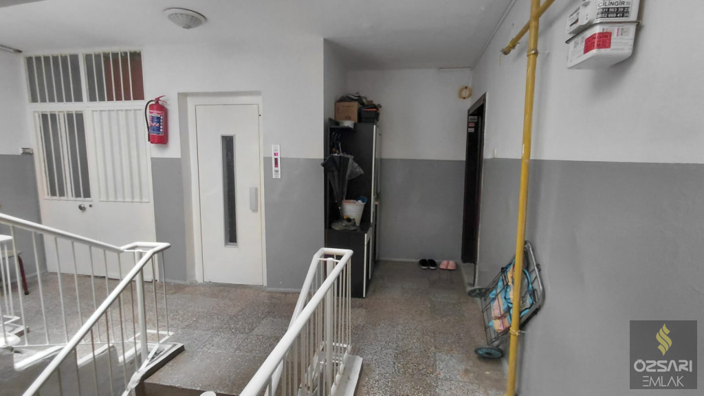 BUCA EVKA 1 DE DOĞALGAZLI ACİL SATILIK FIRSAT DAİRE