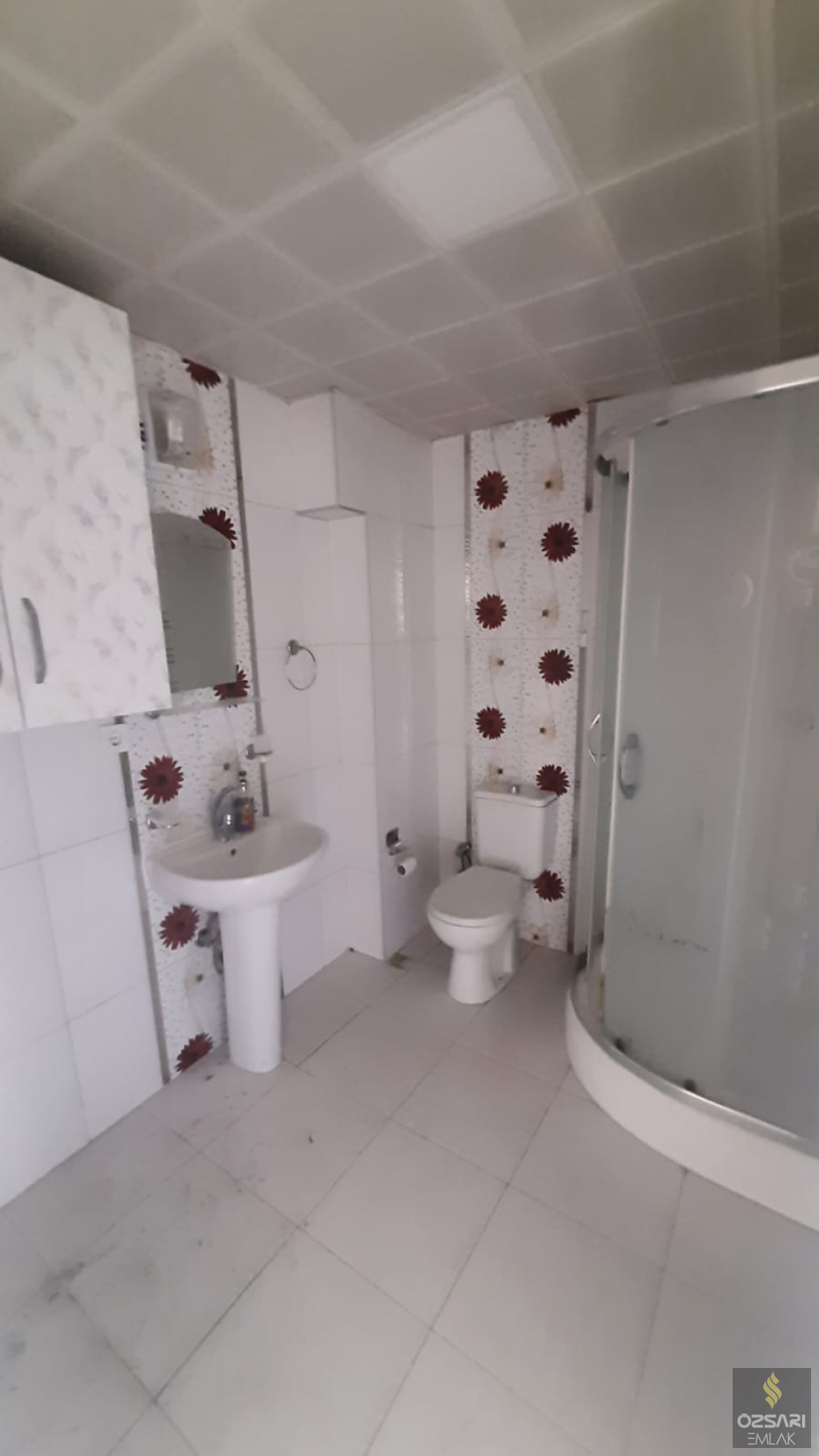 Bornova Atatürk mah. kiralık 3+1 doğalgazlı ve klimalı daire
