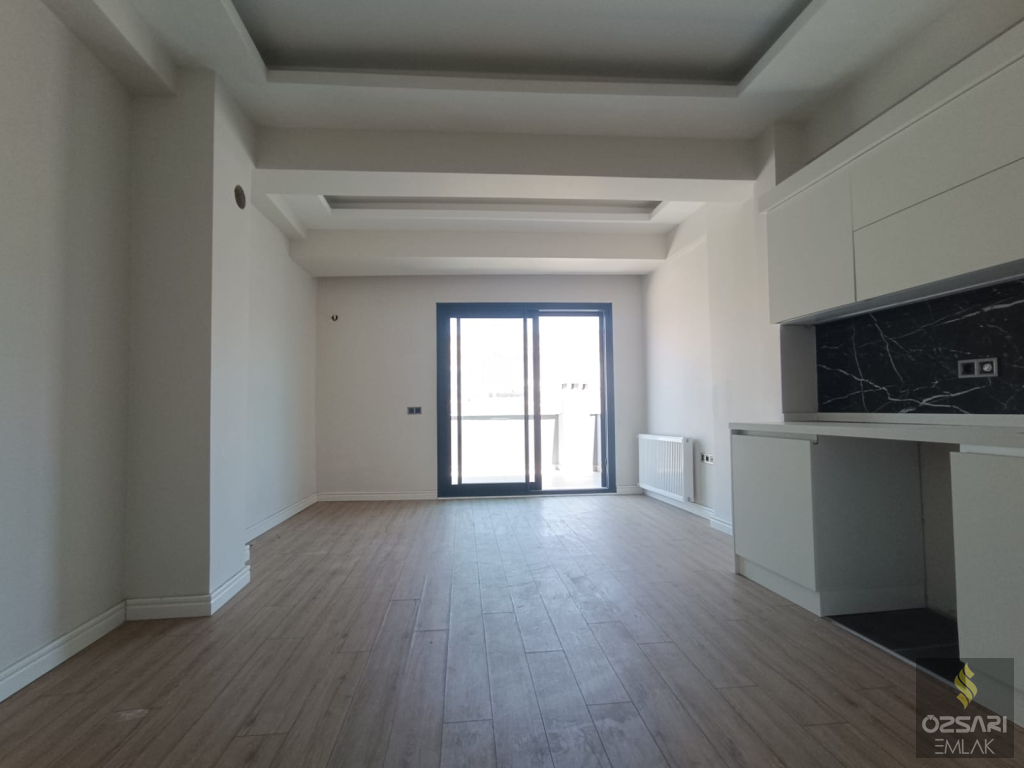 BORNOVA ŞEHİRHASTANESİ KARŞISI ÖZEL TERASLI EBEVEYN BANYOLU GİYİNME ODALI SATILI