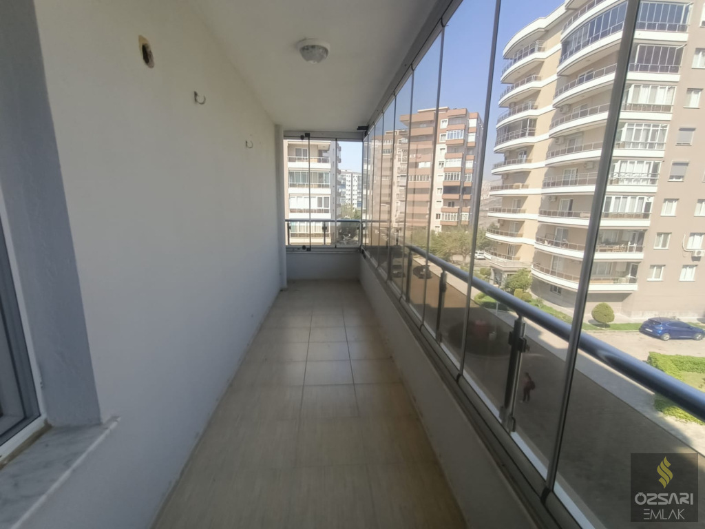 BORNOVA İNÖNU BARBAROS CADDESİNDE EGEYAŞAM EVLERİ SİTESİNDE 3+1FULL YAPILI DAİRE