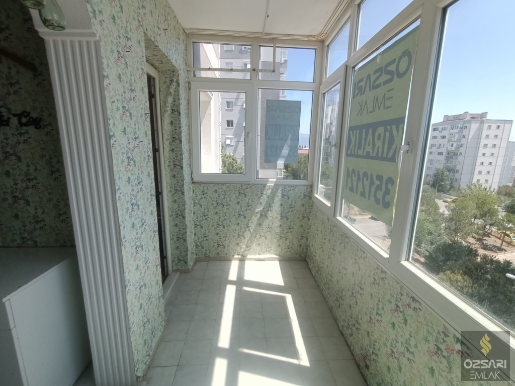 BORNOVA EVKA 4 2+1 DENİZ MANZARALI KİRALIK DAİRE