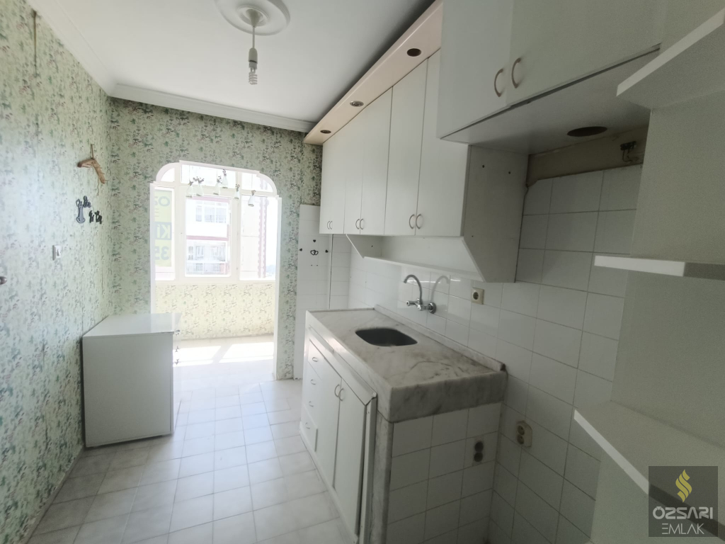 BORNOVA EVKA 4 2+1 DENİZ MANZARALI KİRALIK DAİRE