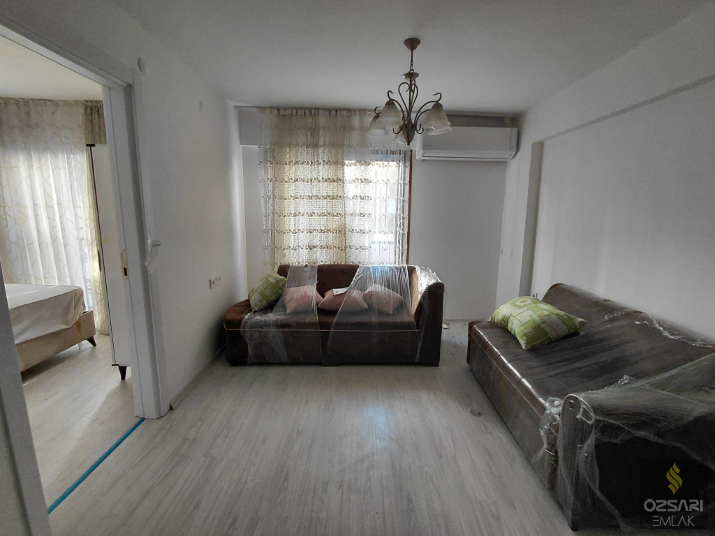 BORNOVA ATATÜRK MAHALLESİNDE 1+1 İKİADET FULL EŞYALI KLİMALI KİRALIK DAİRE YENİ