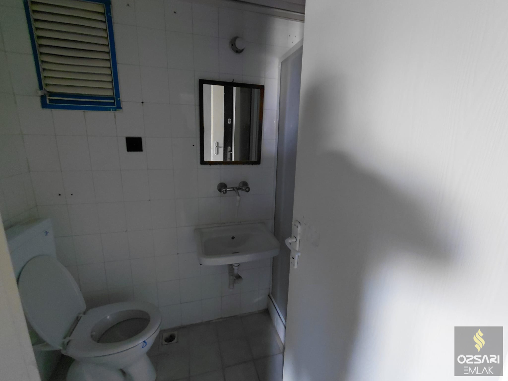BORNOVA EVKA 4 2+1 AÇIK MUTFAK DOĞALGAZLI KİRALIK DAİRE