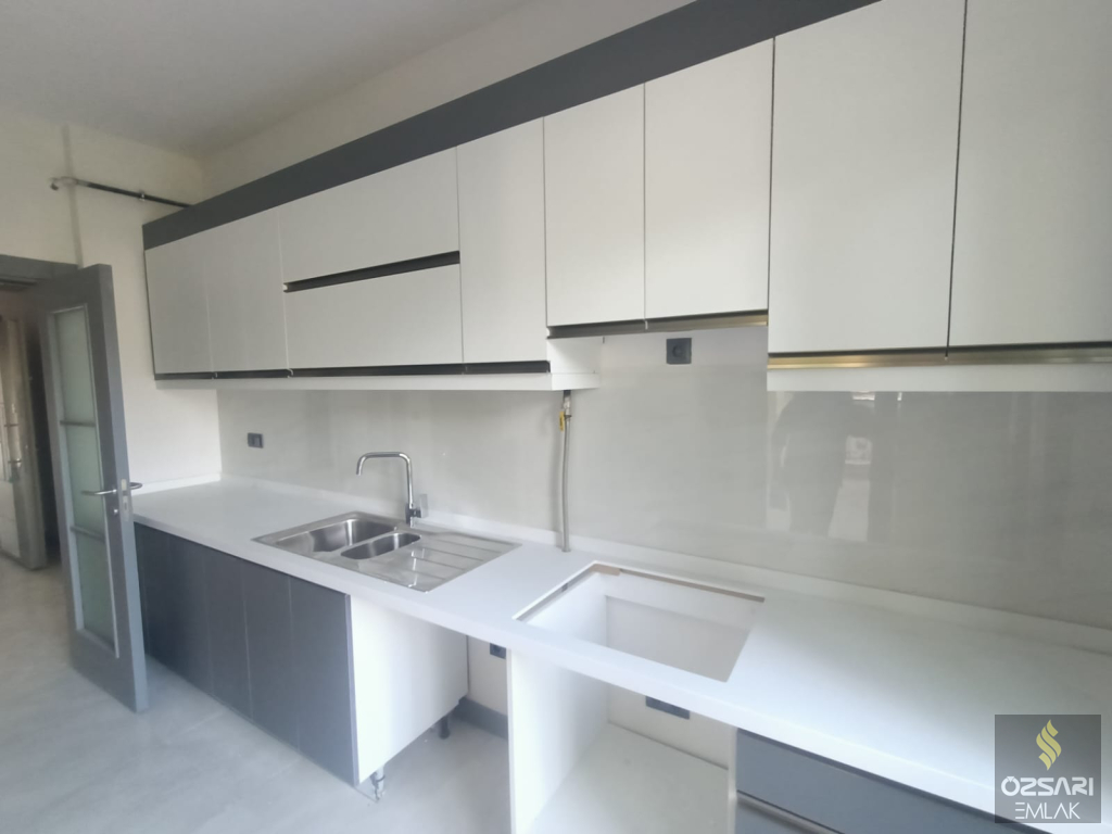 BAYRAKLI\'DA YÜZBAŞI HAKKI CADDESİNE YAKIN 3+1 SIFIR DAİRE