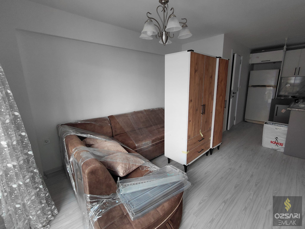 BORNOVA ATATÜRK MAHALLESİNDE 1+1 İKİADET FULL EŞYALI KİRALIK DAİRE YENİ BİNA