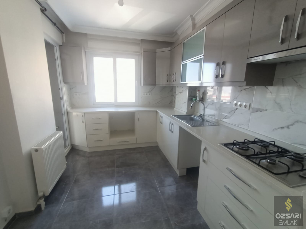 BORNOVA İNÖNU BARBAROS CADDESİNDE EGEYAŞAM EVLERİ SİTESİNDE 3+1FULL YAPILI DAİRE