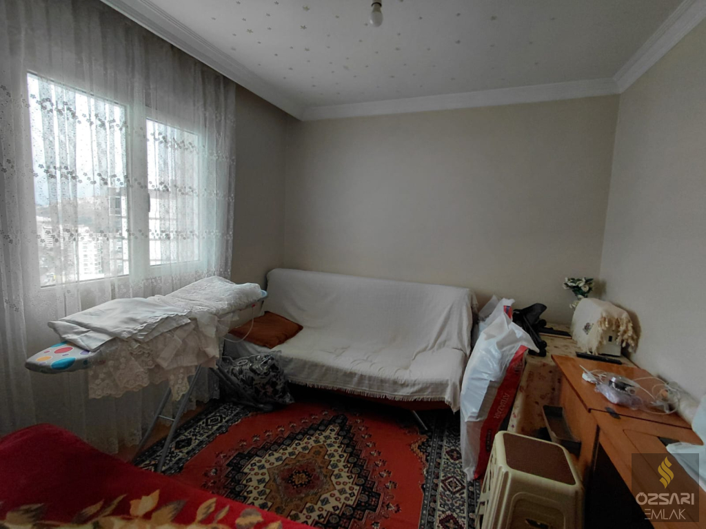 BORNOVA EVKA 4 YAPILI DENİZ MANZARALI 2+1 KAPALI MUTFAK FIRSAT DAİRE