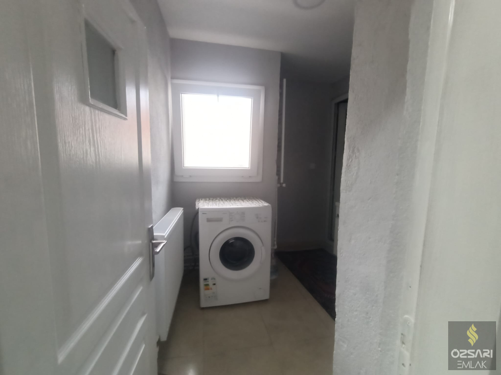 BORNOVA ÇAMDİBİ YILDIRIM BEYAZITTA SATILIK FERAH YAPILI 2+1 SATILIK KUPON DAİRE