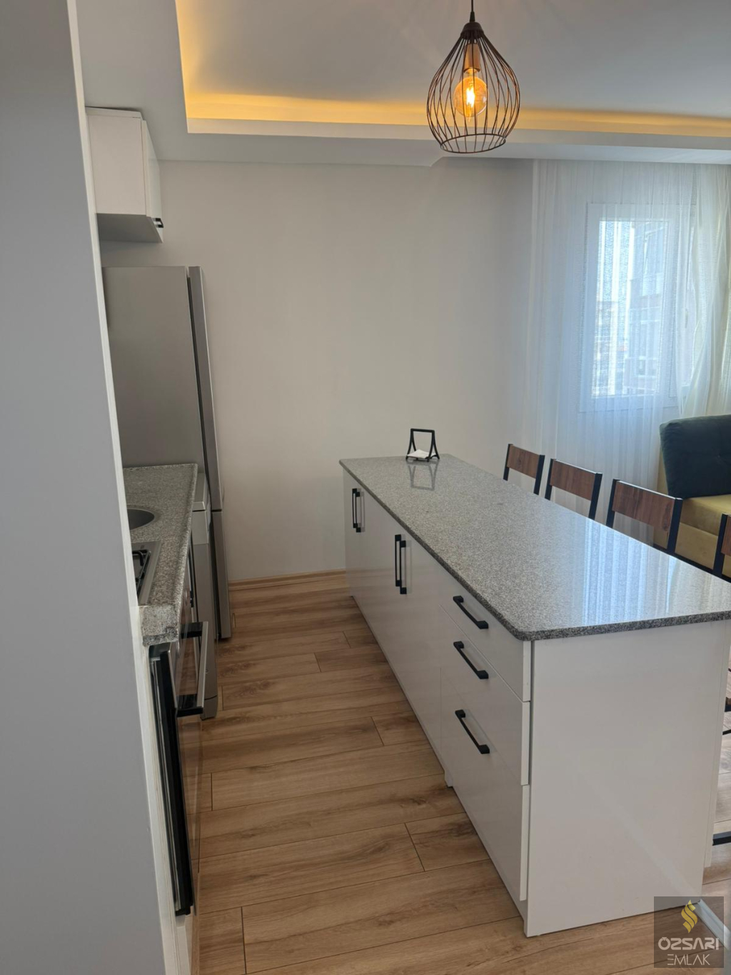 BORNOVA EVKA 4 FULL EŞYALI DOĞALGAZLI KİRALIK DAİRE