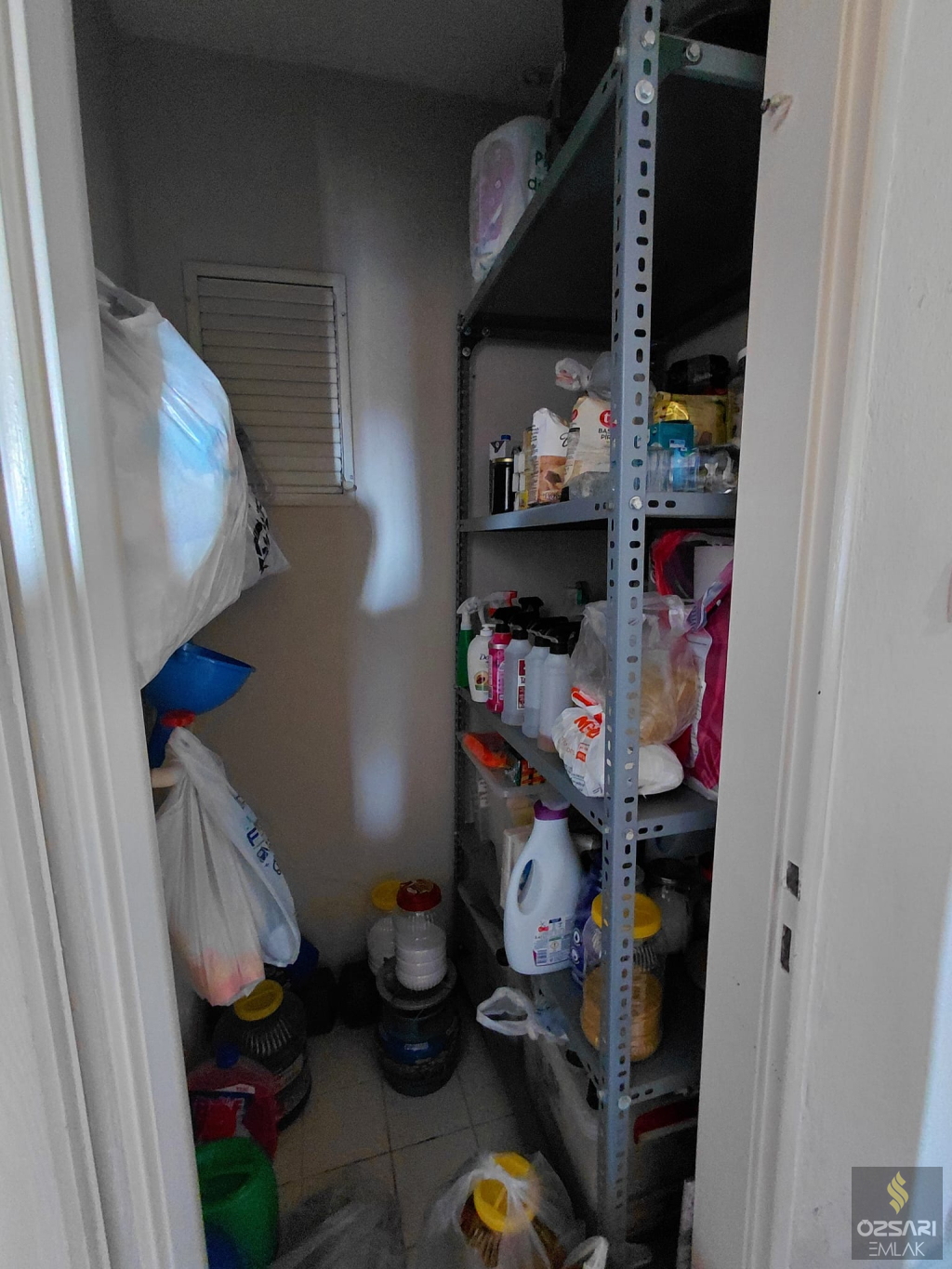 BORNOVA EVKA 4 DE 1+1 FİYATINA 2+1 KAPALI MUTFAK GÜNEY CEPHE SATILIK DAİRE