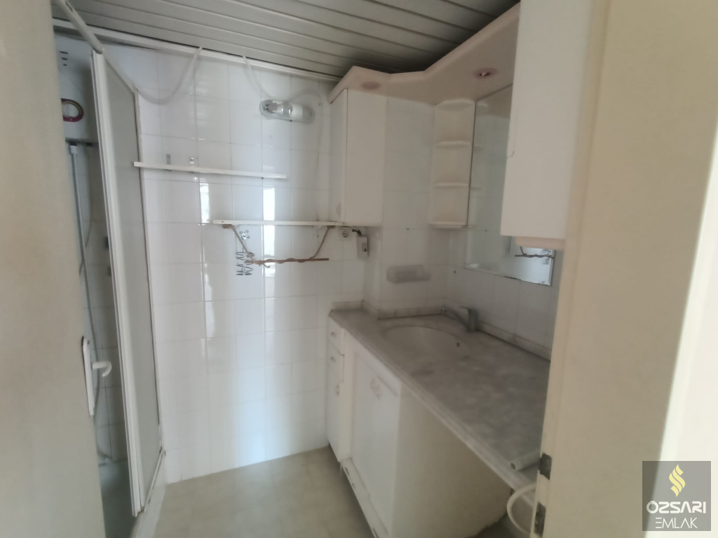 BORNOVA EVKA 4 2+1 DENİZ MANZARALI KİRALIK DAİRE