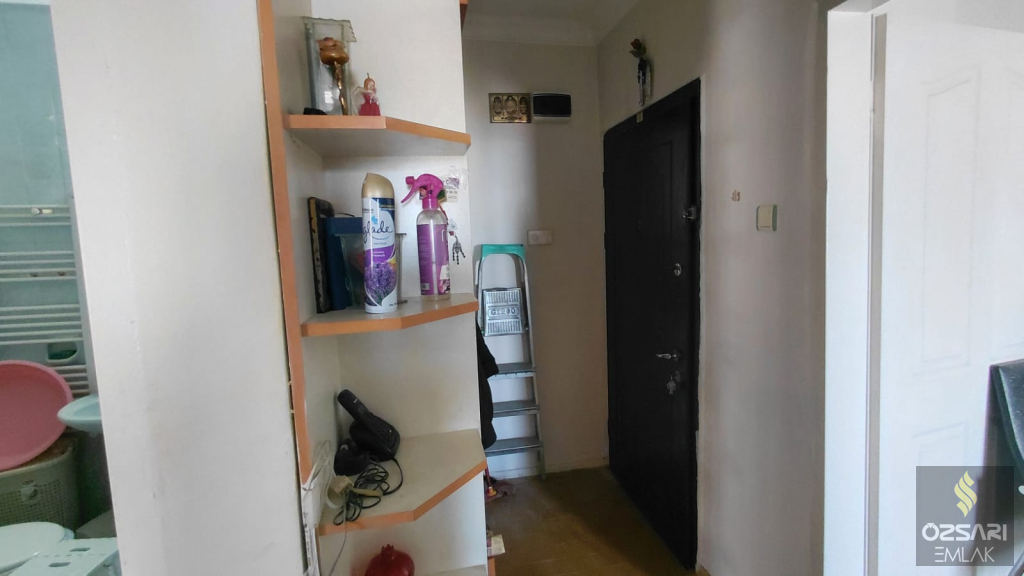 BUCA EVKA 1 DE DOĞALGAZLI ACİL SATILIK FIRSAT DAİRE