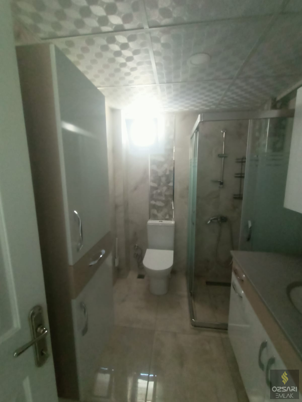 BORNOVA İNÖNU BARBAROS CADDESİNDE EGEYAŞAM EVLERİ SİTESİNDE 3+1FULL YAPILI DAİRE