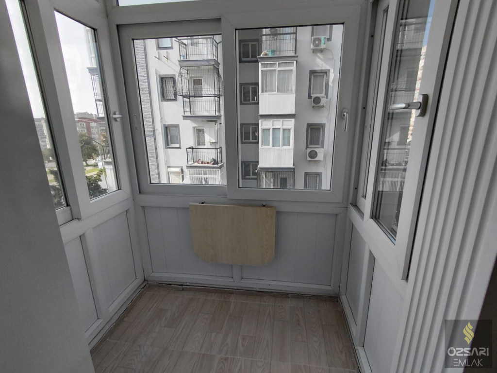 BORNOVA EVKA 1+1 DOĞALGAZLI YAPILI KAPALI MUTFAK KİRALIK DAİRE