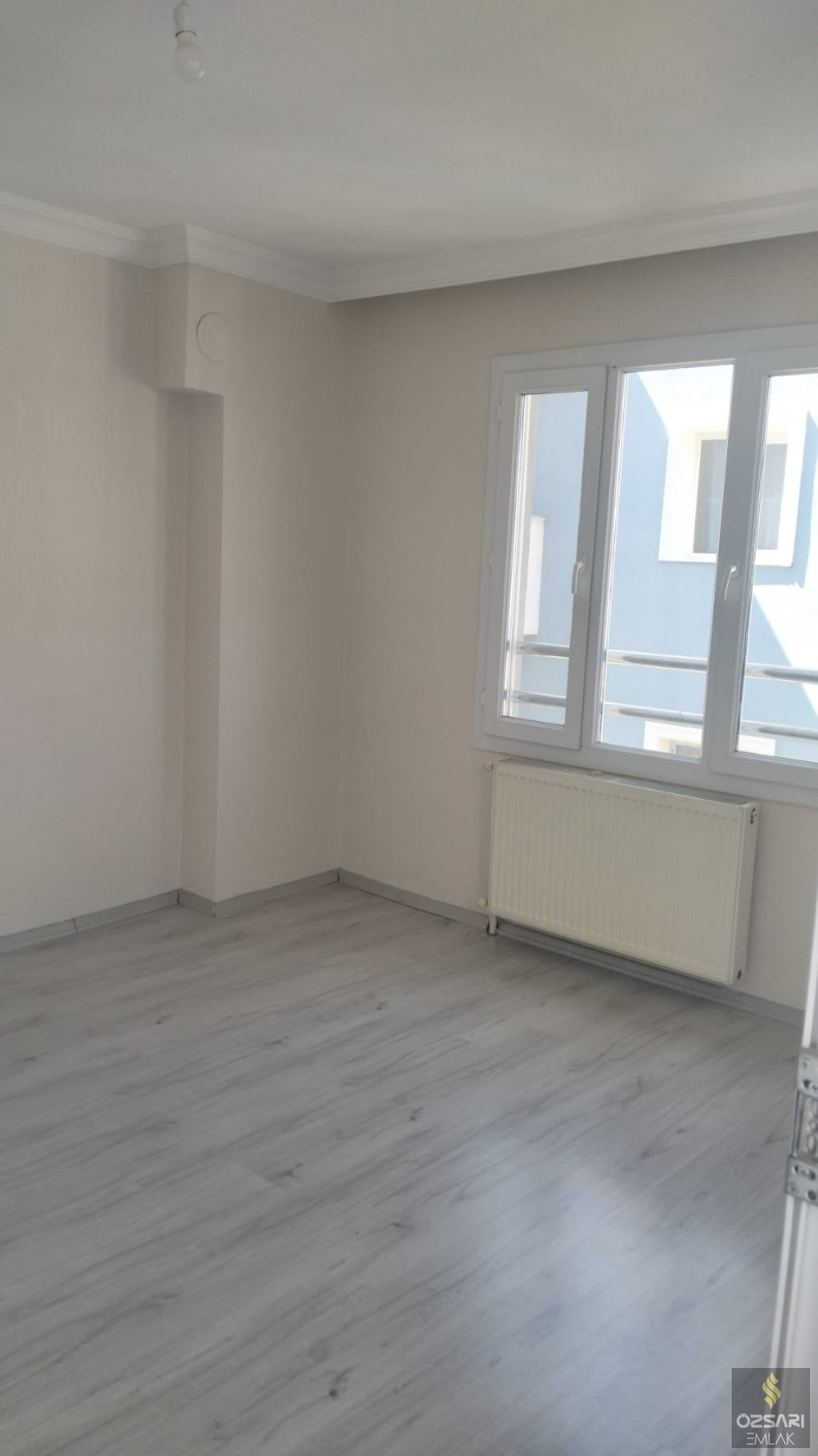 Bornova Atatürk mah. kiralık 3+1 doğalgazlı ve klimalı daire