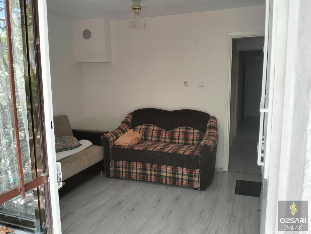 BORNOVA İNÖNÜ MAHALLESİNDE FULL EŞYALI KLİMALI KİRALIK DAİRE