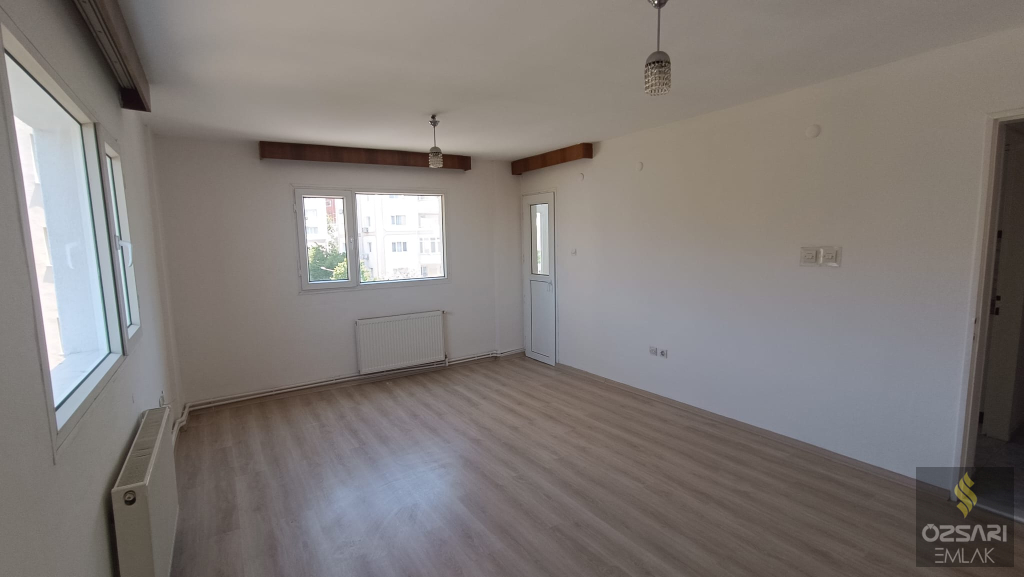 BORNOVA EVKA 4 3+1 DOĞALGAZLI KİRALIK DAİRE