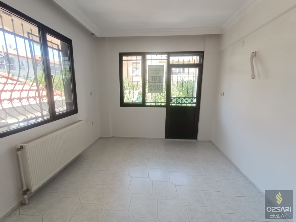 BORNOVA İNÖNÜ MAHALLESİ SEYİT ŞANLI LİSESİNİN ARKASINDA Kİ...