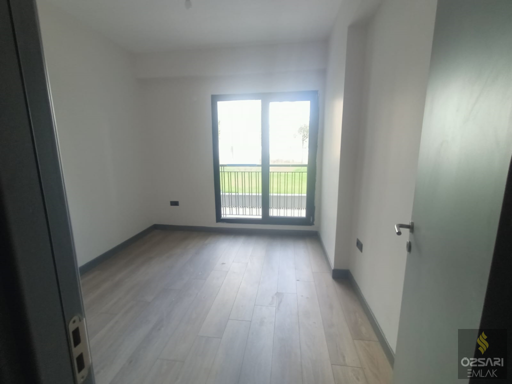 BAYRAKLI\'DA YÜZBAŞI HAKKI CADDESİNE YAKIN 3+1 SIFIR DAİRE