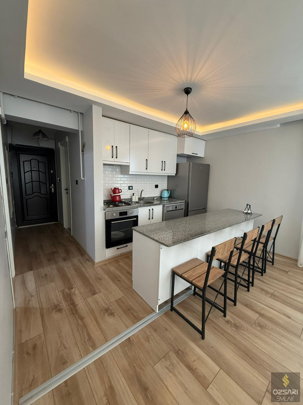 BORNOVA EVKA 4 FULL EŞYALI DOĞALGAZLI KİRALIK DAİRE