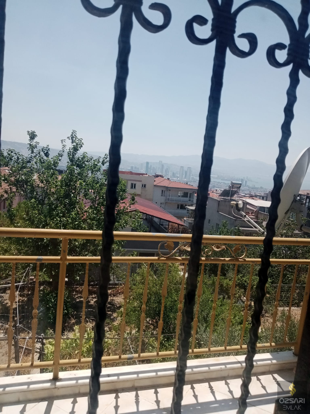 Bornova Atatürk mah. Eşyalı 2+1 kiralık Daire