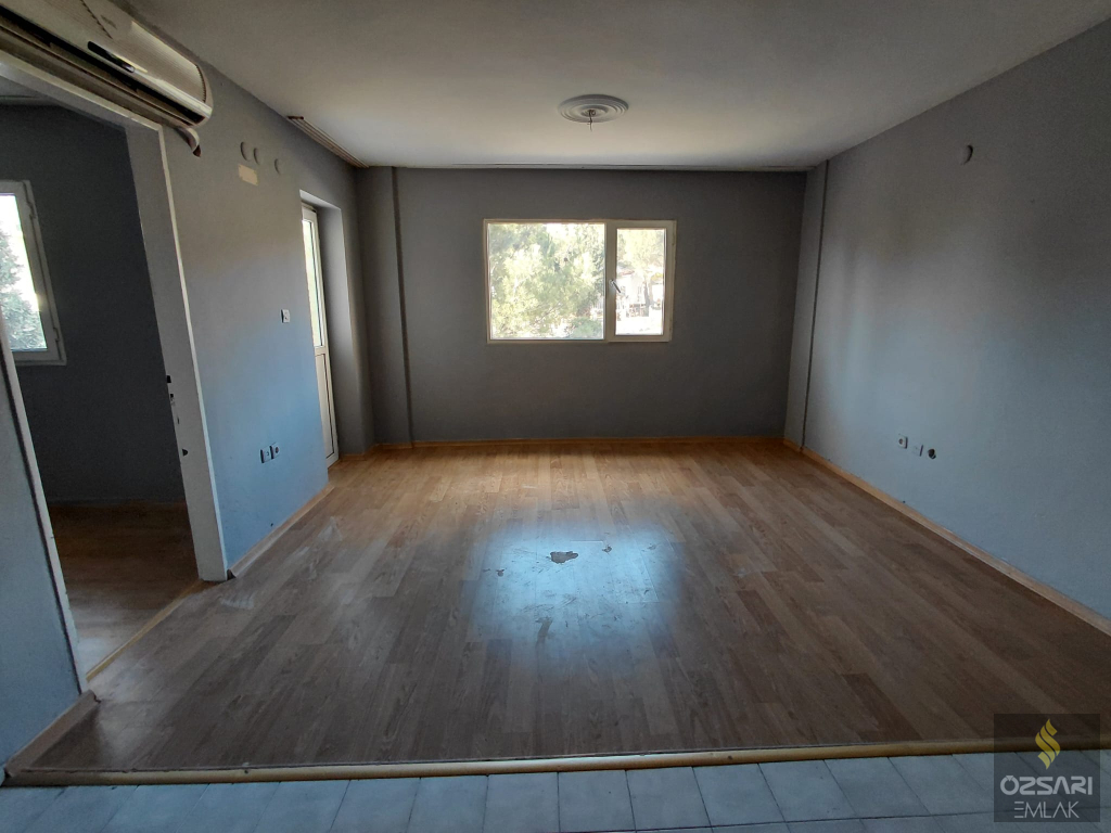 BORNOVA EVKA 4 2+1 AÇIK MUTFAK DOĞALGAZLI KİRALIK DAİRE