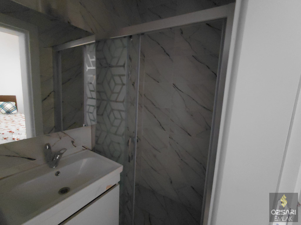 BORNOVA ATATÜRK MAHALLESİNDE 1+1 İKİADET FULL EŞYALI KİRALIK DAİRE YENİ BİNA