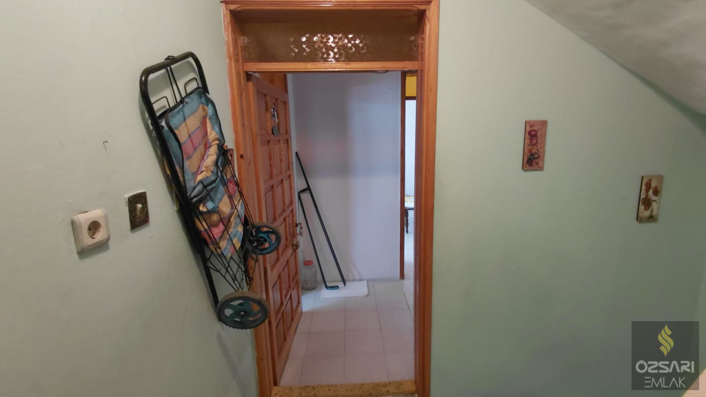 BORNOVA İNÖNÜ MAHALLESİNDE 3+1 KİRALIK DAİRE