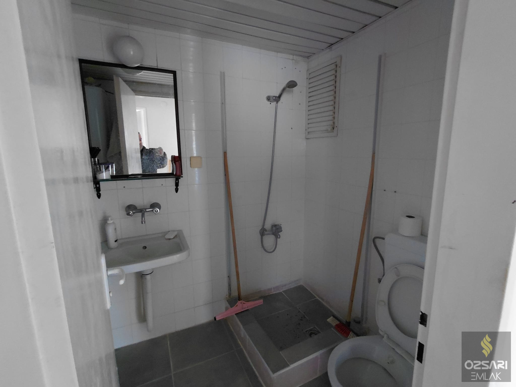 BORNOVA EVKA 4 DE 1+1 FİYATINA 2+1 KAPALI MUTFAK GÜNEY CEPHE SATILIK DAİRE