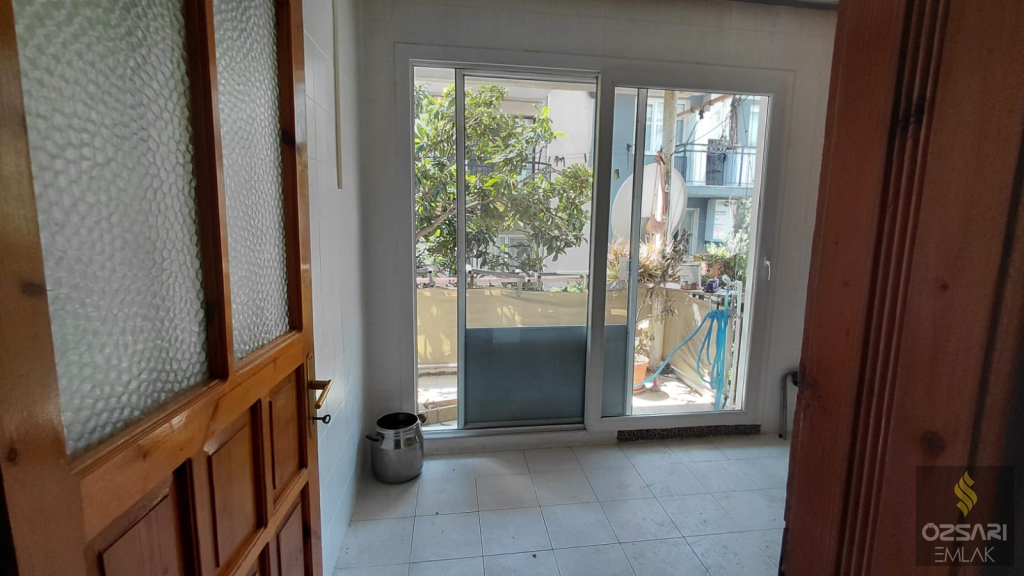 BORNOVA İNÖNÜ MAHALLESİNDE 3+1 KİRALIK DAİRE