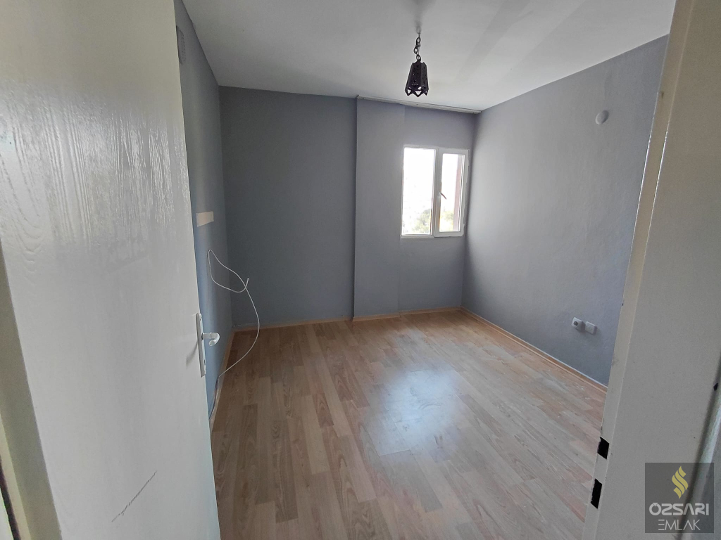 BORNOVA EVKA 4 2+1 AÇIK MUTFAK DOĞALGAZLI KİRALIK DAİRE