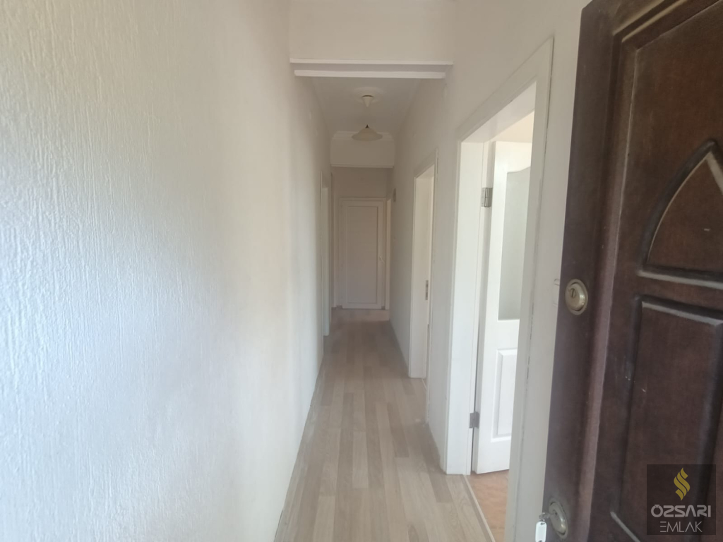 BORNOVA İNÖNÜ MAHALLESİNDE 2+1 DOĞALGAZLI KİRALIK DAİRE