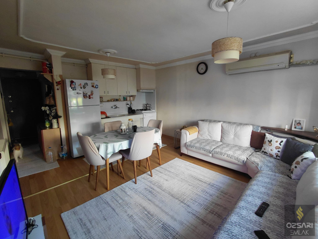 BORNOVA EVKA 4 2+1 DOĞALGAZLI SATILIK DAİRE