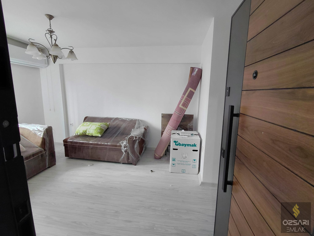 BORNOVA ATATÜRK MAHALLESİNDE 1+1 İKİADET FULL EŞYALI KLİMALI KİRALIK DAİRE YENİ