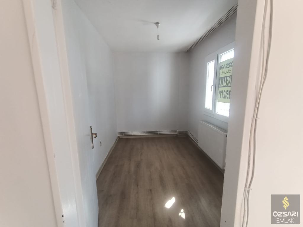 BORNOVA EVKA 4 2+1 AÇIK MUTFAK KİRALIK DAİRE
