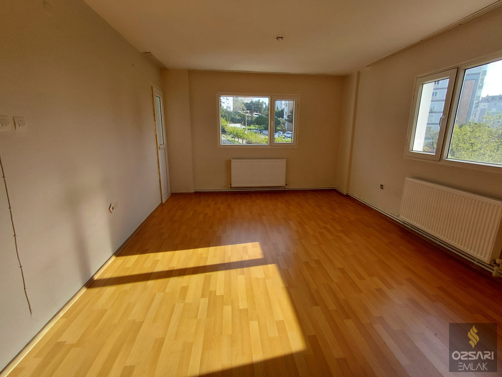 BORNOVA EVKA 4 3+1 YAPILI DOĞALGAZLI KİRALIK DAİRE