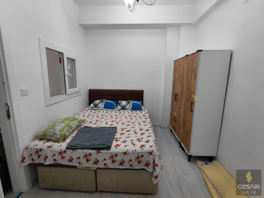 BORNOVA ATATÜRK MAHALLESİNDE 1+1 İKİADET FULL EŞYALI KLİMALI KİRALIK DAİRE YENİ