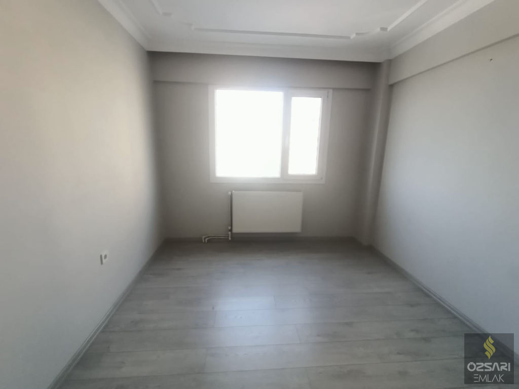 BORNOVA İNÖNU BARBAROS CADDESİNDE EGEYAŞAM EVLERİ SİTESİNDE 3+1FULL YAPILI DAİRE