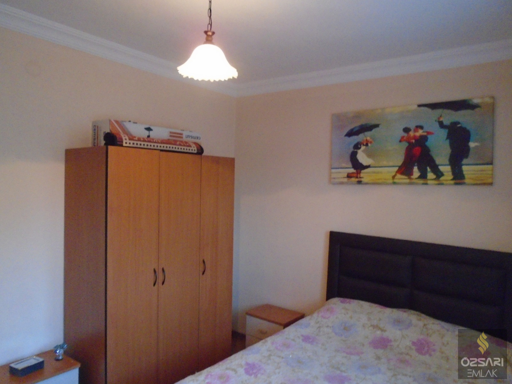 BORNOVA EVKA 4 MAHALLESİNDE FULL EŞYALI DOĞALGAZLI KLİMALI KİRALIK DAİRE