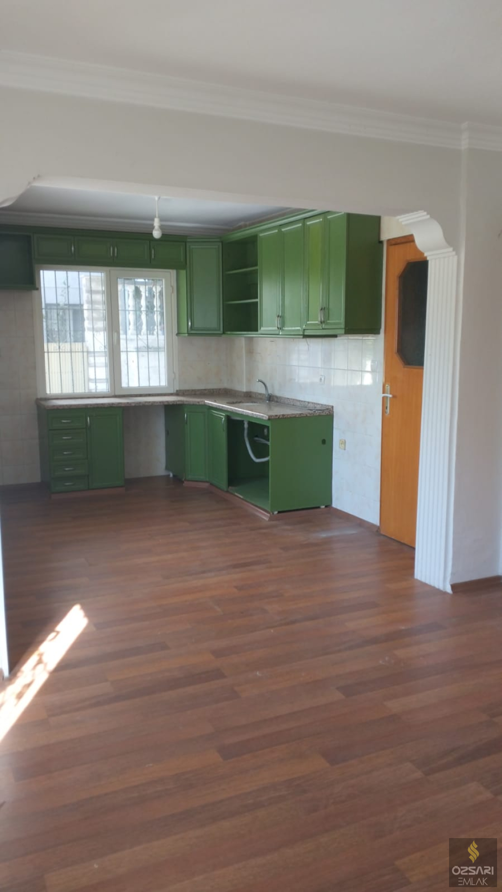 Bornova Atatürk mah. 3+1 Bahçe katı 3cephe Satılık Daire...