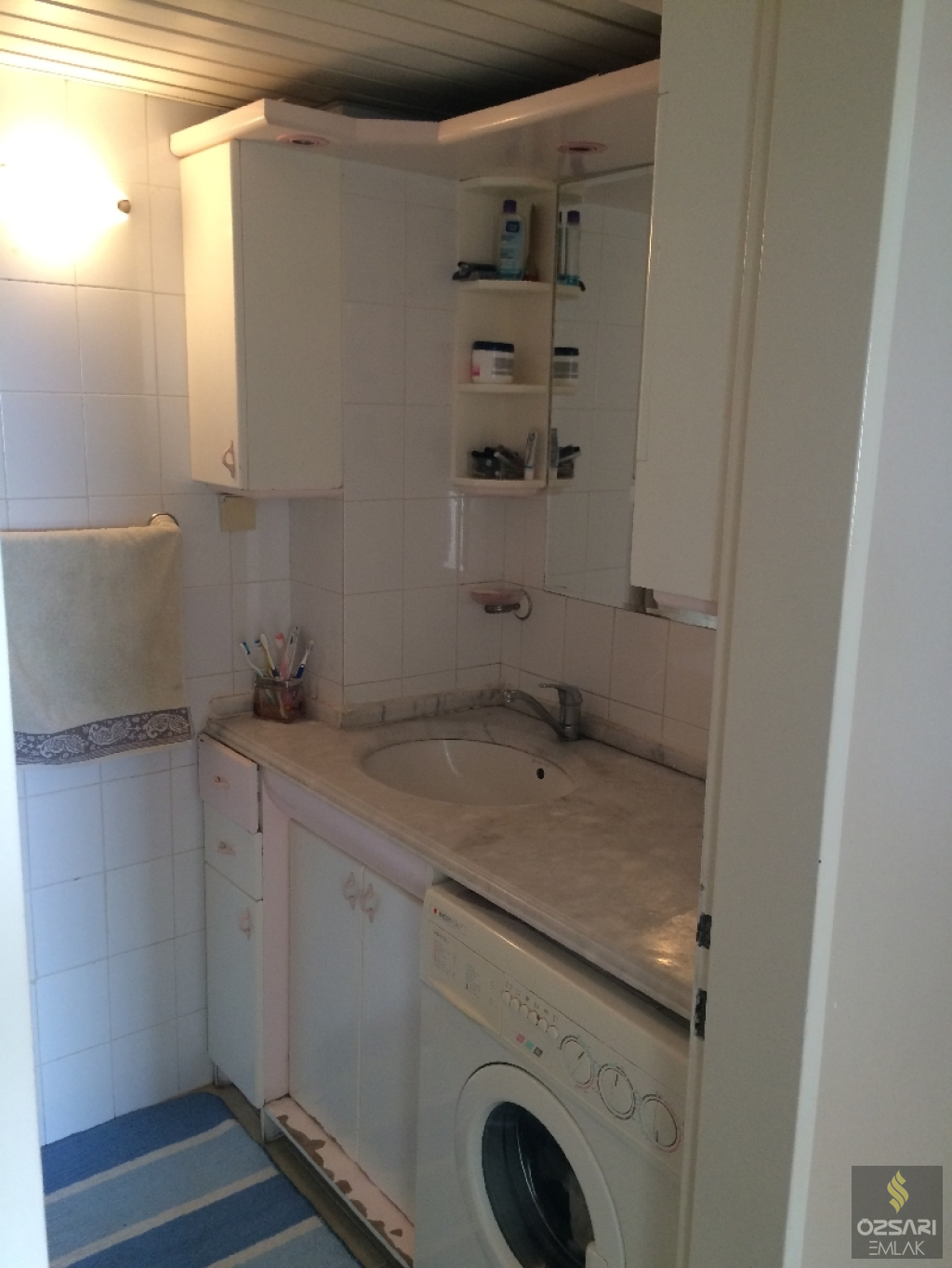 BORNOVA EVKA 4 2+1 DENİZ MANZARALI KİRALIK DAİRE