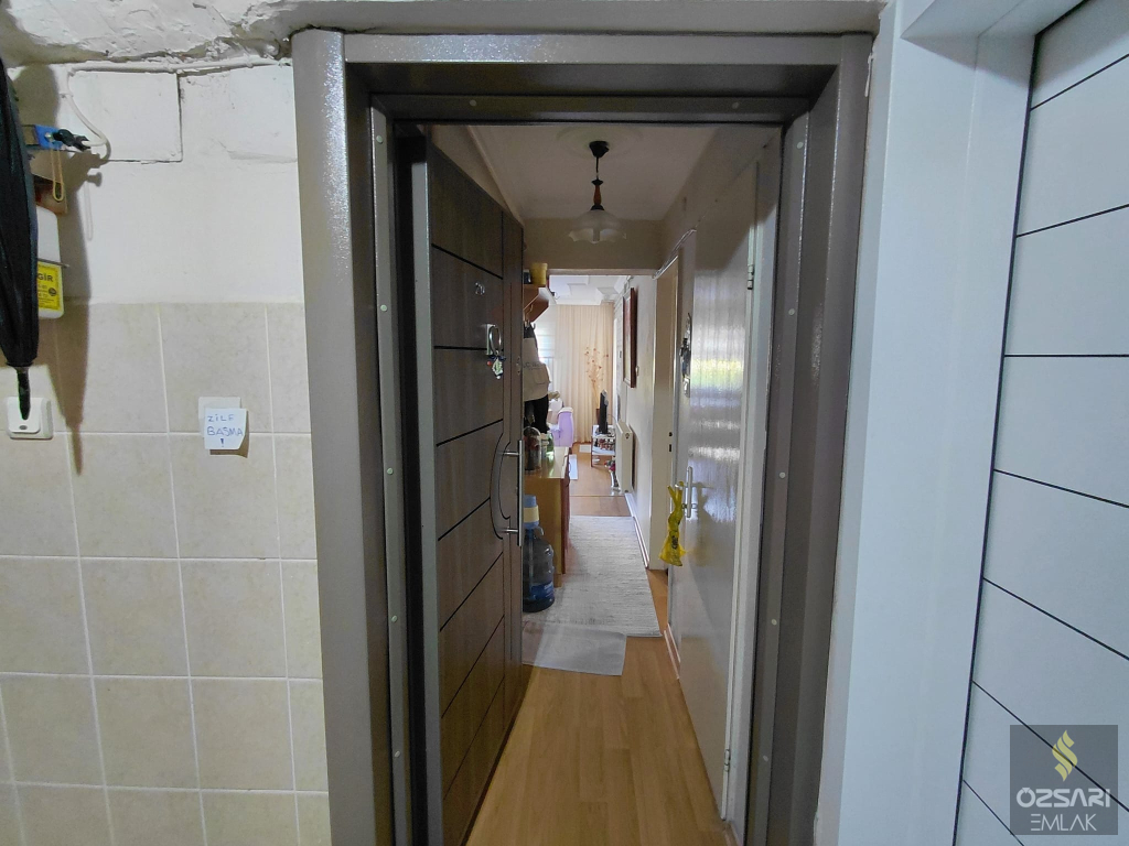 BORNOVA EVKA 4 2+1 DOĞALGAZLI SATILIK DAİRE