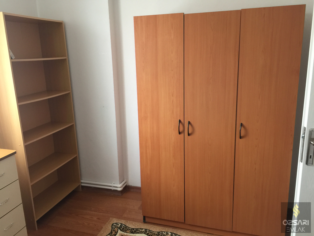 BORNOVA EVKA 4 MAHALLESİNDE FULL EŞYALI DOĞALGAZLI KLİMALI KİRALIK DAİRE