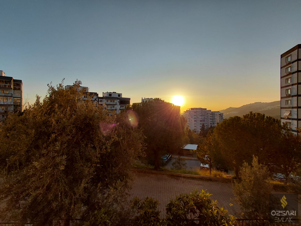 BORNOVA EVKA4 3+1 GÜNEY CEPHE SATILIK DAİRE